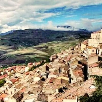 9f775ab2a449e54b9c83df8b077b8b7707cd378e-gangi-jpg-596-1596619793