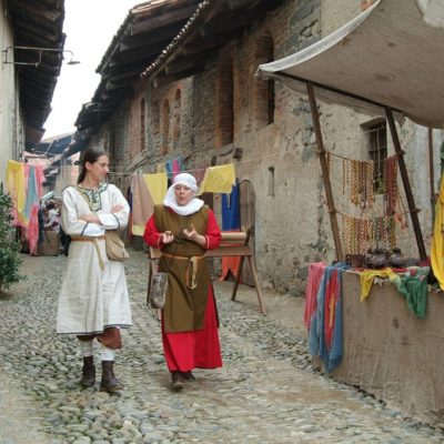 Personaggi-Medioevali-tra-le-rue-Candelo-1024x682